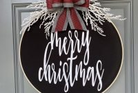 Cool Christma Wreath You Can Choice For Your Door Decorate 20