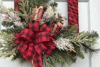 Cool Christma Wreath You Can Choice For Your Door Decorate 21
