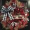 Cool Christma Wreath You Can Choice For Your Door Decorate 39