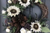 Cool Christma Wreath You Can Choice For Your Door Decorate 41