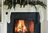 Favorite Mantel Decoration Ideas For Winter 27