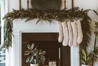 Favorite Mantel Decoration Ideas For Winter 49