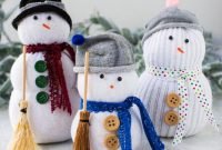 Funny Snowman Craft Ideas For Your Holiday Activity 25