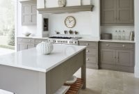 Gorgeous Grey And White Kitchen Design For Winter Season 07