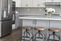 Gorgeous Grey And White Kitchen Design For Winter Season 13