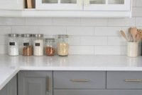 Gorgeous Grey And White Kitchen Design For Winter Season 17