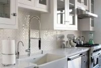 Gorgeous Grey And White Kitchen Design For Winter Season 50