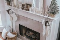 Inspiring Fireplace Mantel Decorating Ideas For Winter 11