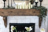 Inspiring Fireplace Mantel Decorating Ideas For Winter 12