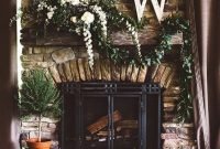 Inspiring Fireplace Mantel Decorating Ideas For Winter 44