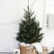 Minimalist Christmas Decor For People Who Don't Have Time To Decorate 05