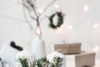 Minimalist Christmas Decor For People Who Don't Have Time To Decorate 09