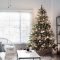 Minimalist Christmas Decor For People Who Don't Have Time To Decorate 11