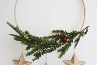 Minimalist Christmas Decor For People Who Don't Have Time To Decorate 25