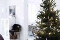 Minimalist Christmas Decor For People Who Don't Have Time To Decorate 37