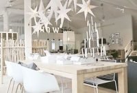 Pretty Scandinavian Style For Christmas Decoration Ideas 44
