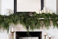 Absolutely Stunning Christmas Mantel Decorating Ideas 04