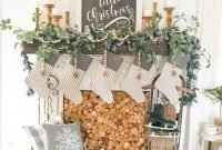 Absolutely Stunning Christmas Mantel Decorating Ideas 06