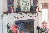 Absolutely Stunning Christmas Mantel Decorating Ideas 11