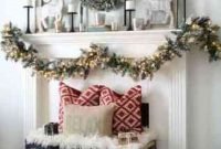 Absolutely Stunning Christmas Mantel Decorating Ideas 12