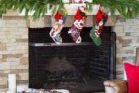 Absolutely Stunning Christmas Mantel Decorating Ideas 13