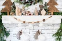 Absolutely Stunning Christmas Mantel Decorating Ideas 34