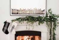 Absolutely Stunning Christmas Mantel Decorating Ideas 37
