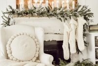 Absolutely Stunning Christmas Mantel Decorating Ideas 39