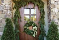 Awesome Front Door Decoration Ideas For Winter 11