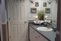 Beautiful Winter Themed Bathroom Decoration Ideas 35
