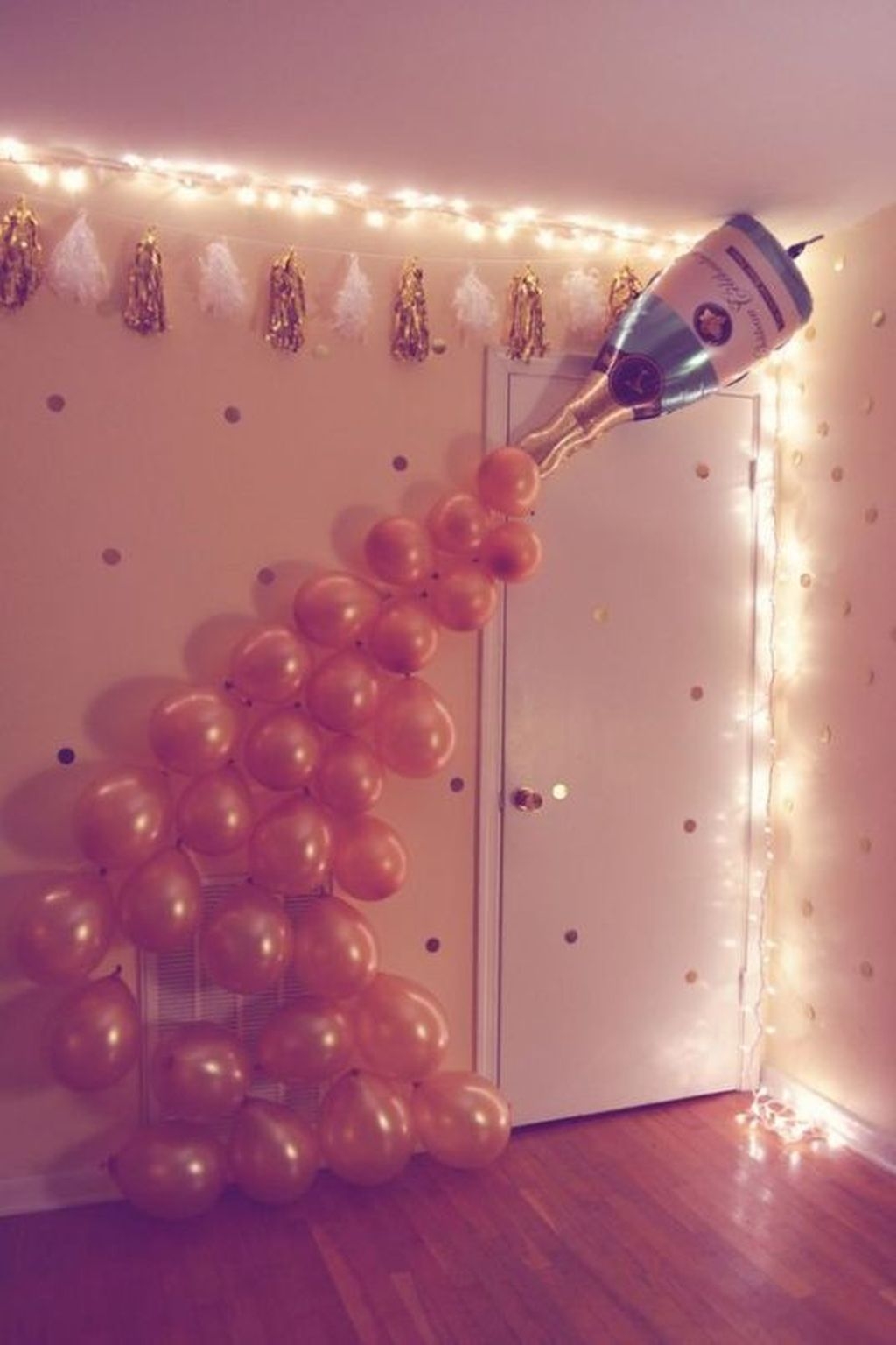 Best Decoration For New Years Eve Party That Celebrating At Home 27