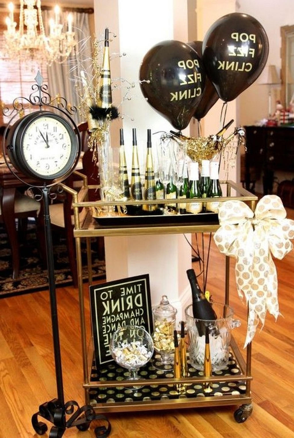 Best Decoration Ideas Of New Year's Eve Party At Home 34