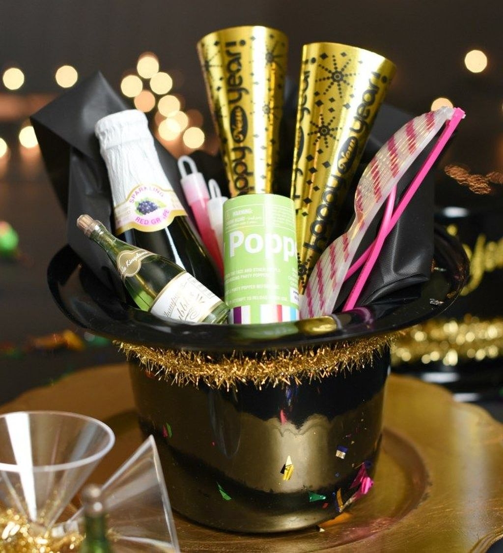 Cheap DIY New Years Eve Decoration Ideas That Look Expensive 14