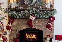 Cozy And Warm Rustic Farmhouse Christmas Decorating Ideas 04