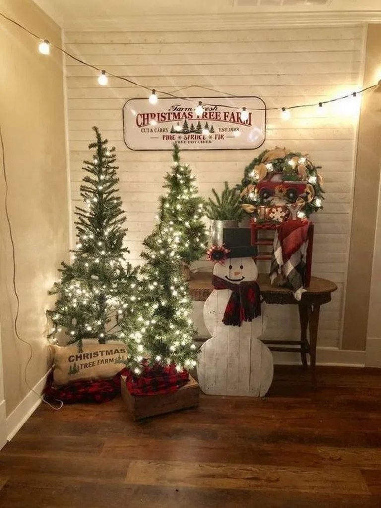 Cozy And Warm Rustic Farmhouse Christmas Decorating Ideas 12 Lovahomy