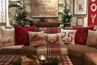 Cozy And Warm Rustic Farmhouse Christmas Decorating Ideas 47