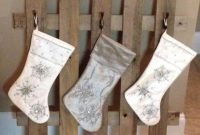 Creative Christmas Stocking Ideas For Stylish Interiors 11