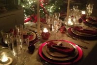 Fabulous Christmas Decor Ideas To Elevate Your Dining Table 26