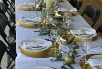 Fabulous Christmas Decor Ideas To Elevate Your Dining Table 38