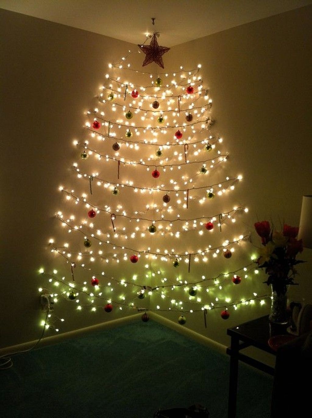 Festive Christmas Wall Trees To Copy Right Now 01