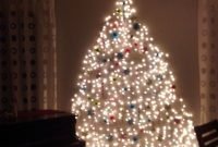 Festive Christmas Wall Trees To Copy Right Now 03