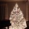 Festive Christmas Wall Trees To Copy Right Now 03