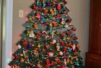 Festive Christmas Wall Trees To Copy Right Now 07