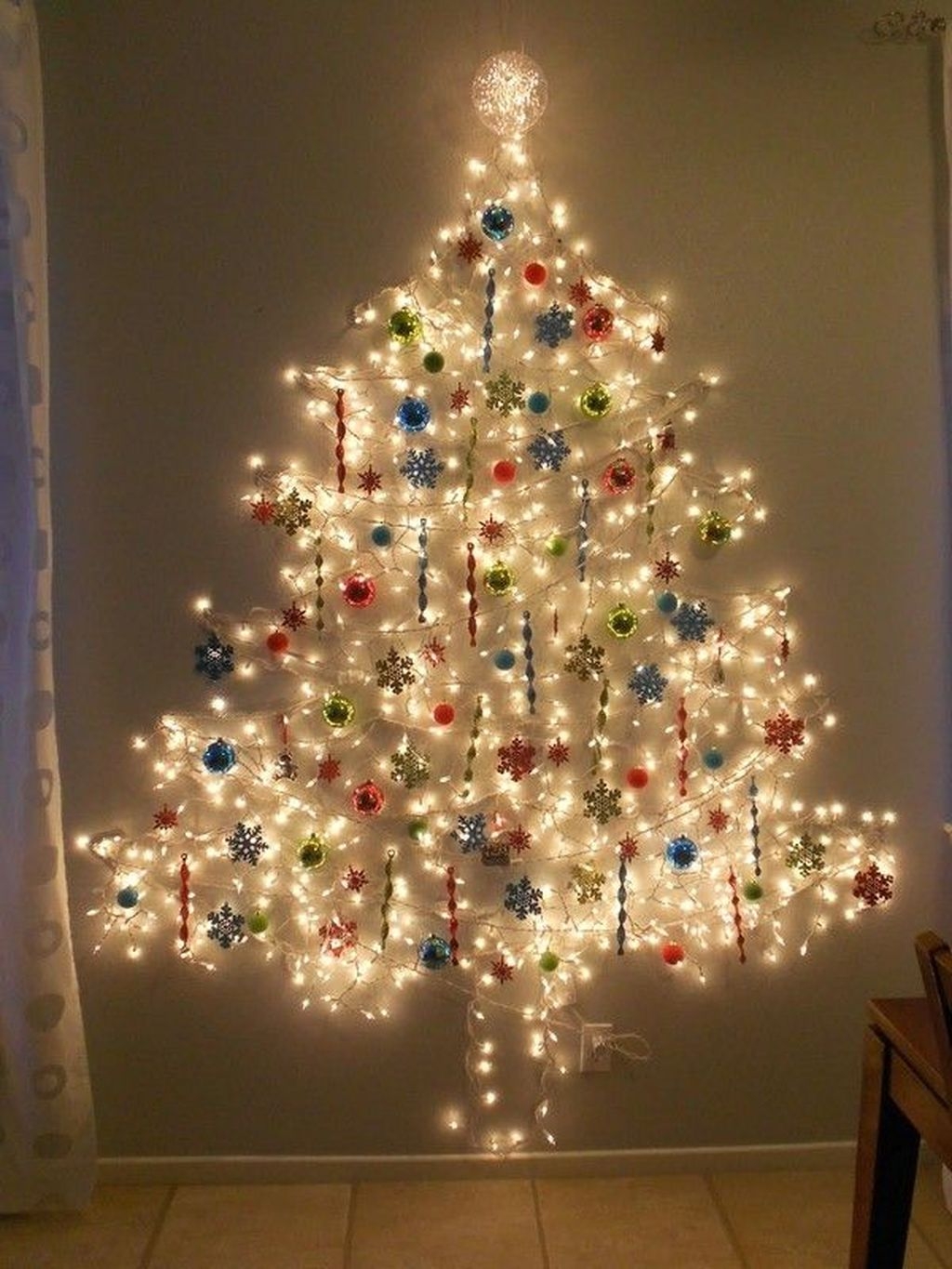 Festive Christmas Wall Trees To Copy Right Now 21