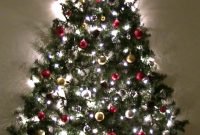 Festive Christmas Wall Trees To Copy Right Now 26