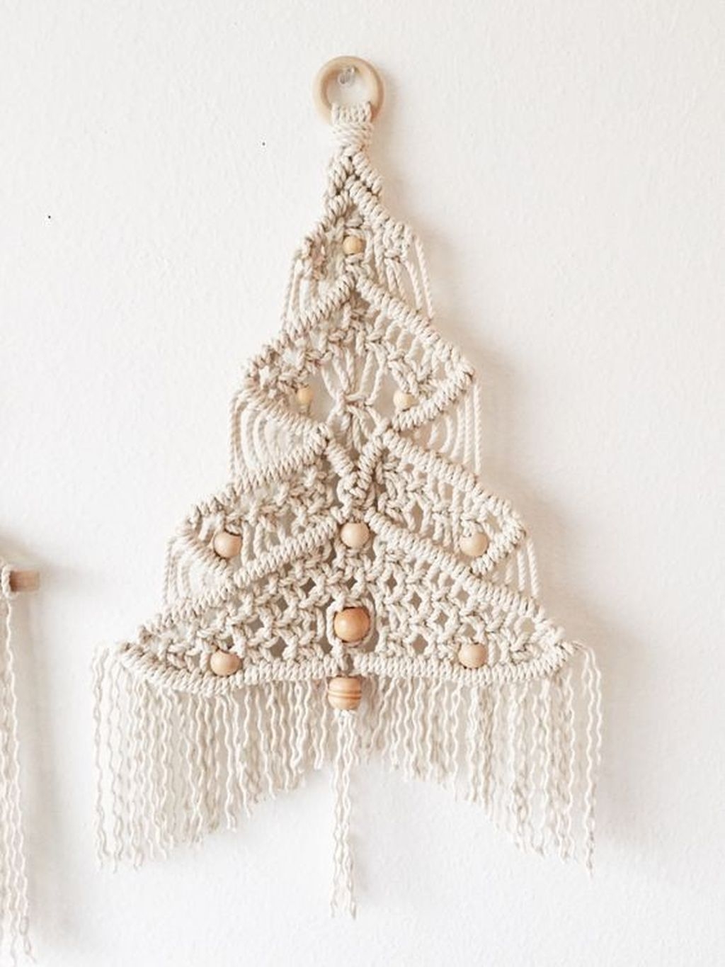 Festive Christmas Wall Trees To Copy Right Now 33