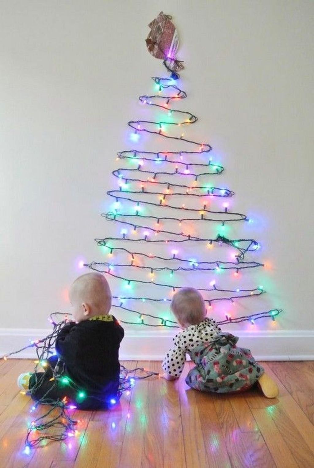Festive Christmas Wall Trees To Copy Right Now 42