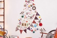 Festive Christmas Wall Trees To Copy Right Now 47