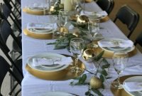 Inspiring Christmas Table Decoration For All Your Holiday Parties 35