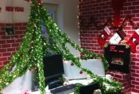 Latest Christmas Office Decoration Ideas You Should Try 21